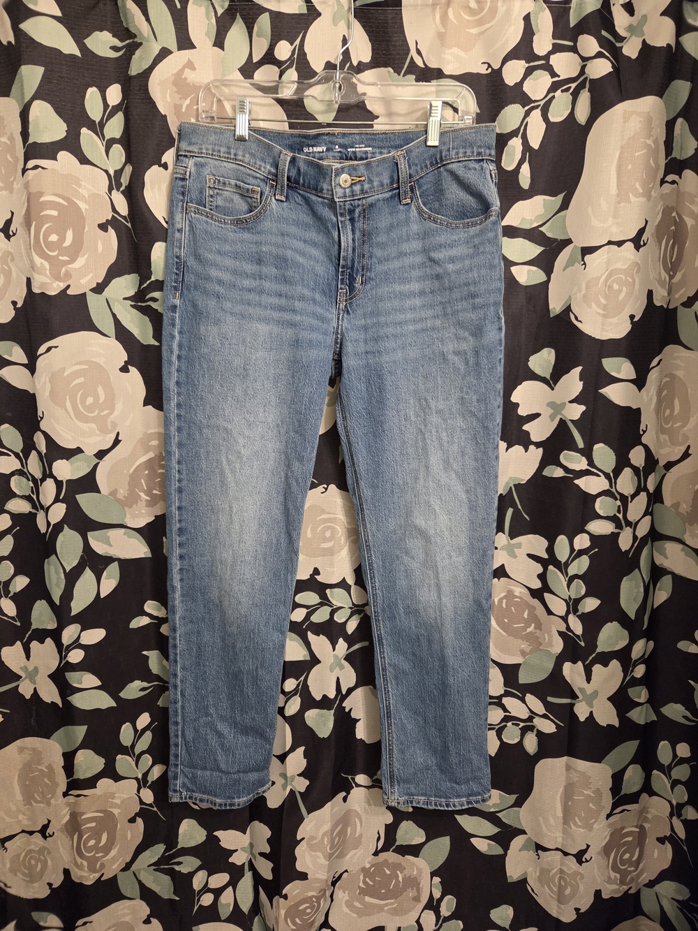 Old Navy Mid-Rise Wow Boyfriend Jean